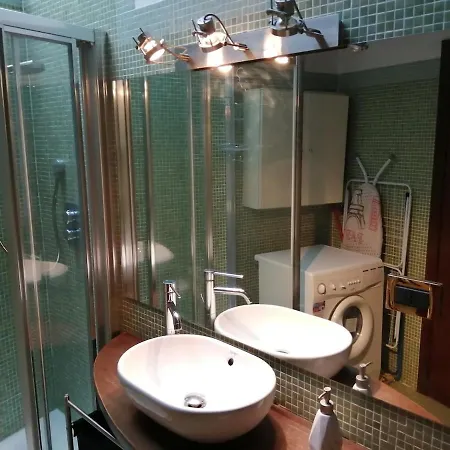 Appartamento Attic In The Center Of